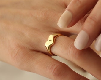 14k Gold Initial Signet Ring,Custom Initial Ring,Personalized Ring,Heart Signet Ring,Letter Ring,Heart Ring,Personalized Gift,JX46