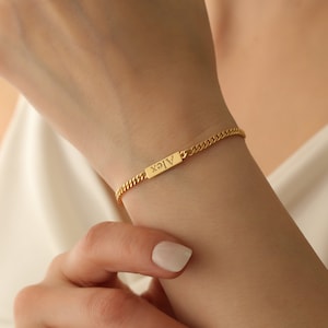 Name Bracelet in Curb Chain,Custom Name Bracelet,Personalized Jewelry,Bar Bracelet,Bar Name Bracelet,Gold Name Bracelet,Name on Bar,JX43