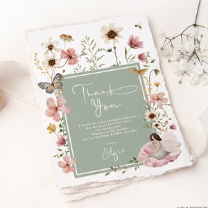 Cartão de agradecimento de fada editável, verde sálvia, fada encantada, aniversário, festa no jardim, lembrancinhas para impressão, rosa silenciado, boho, flores silvestres, download FA5