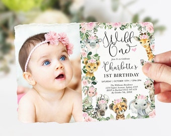 Redigerbar inbjudan till 1-årsdag med vilda djur, festinbjudan till safaridjur med blommigt motiv, utskrivbar mall för nedladdning av rosa blommor i djungeln, 16 juni