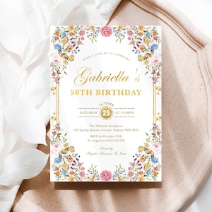 Tarjeta de invitación de 50 cumpleaños para mujer, fiesta en el jardín de flores silvestres doradas, invitación floral del 50 aniversario, plantilla editable Corjl imprimible FLO2