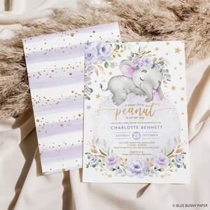 K&ouml;nnte beinhalten: Eine Babyparty-Einladung in lila und gold. Die Einladung zeigt einen niedlichen Elefanten aus der Zeichentrickfigur mit einer Blumenkrone und dem Text "a sweet little peanut is on her way". Die Einladung enth&auml;lt auch den Text "Join Us for a Baby Shower honoring Mommy to Be CHARLOTTE BENNETT SATURDAY 25 SEPTEMBER 123 Little Peanut Ave, Sydney 2345 2:00PM-4:00PM RSVP Emily 0412 456 456 by 5th July 20XX Registered at Target and Pottery Barn Kids".