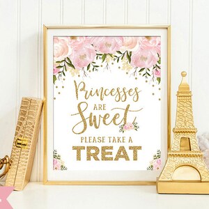 Decoração de festa de primeiro aniversário da princesa rosa e dourada. Decoração floral rosa para chá de bebê. Princesas são doces. Brilho Dourado. FLO18A