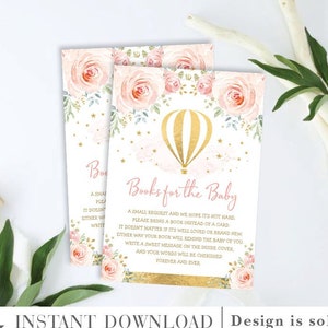 Livros de chá de bebê de balão de ar quente de menina para cartão de bebê. Inserção de convite de aventura em ouro rosa floral Blush. Traga um livro para impressão. HAB5