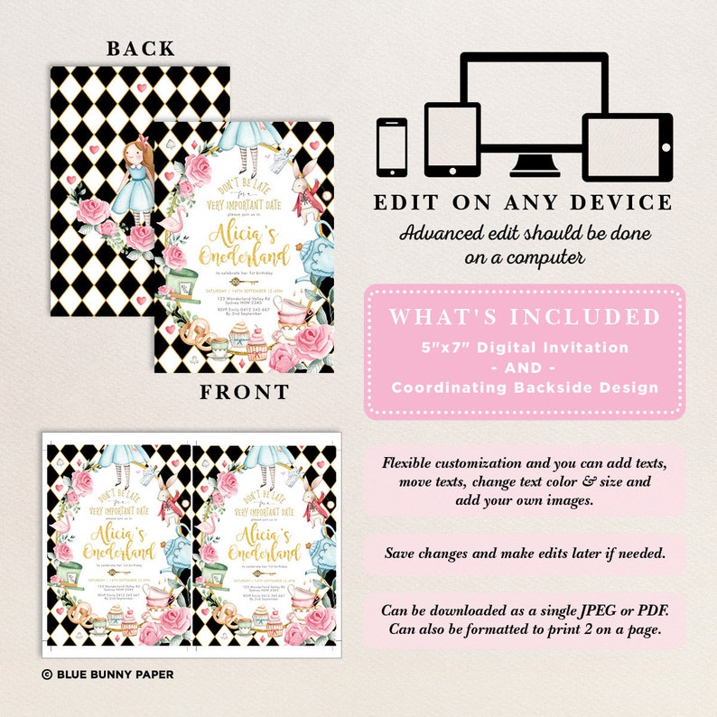 Puede incluir: Invitaci&oacute;n tem&aacute;tica de Alicia en el pa&iacute;s de las maravillas con un dise&ntilde;o frontal y posterior. La parte frontal presenta a Alicia, rosas y tazas de t&eacute;. La parte posterior tiene un patr&oacute;n de diamantes en blanco y negro. La invitaci&oacute;n mide 12,7 cm x 17,8 cm.