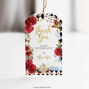 Modelo EDITÁVEL de etiqueta de lembrança de Alice no país das maravilhas, rosas vermelhas Alice em Onederland etiqueta de agradecimento, chá de bebê de aniversário de chá de chapeleiro maluco, AL4