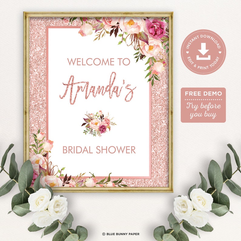 Op de afbeelding: Een afdrukbaar bruidsdouchebord met een roze glitterachtergrond en bloemmotieven. Het bord zegt "Welkom bij Amanda's Bridal Shower".
