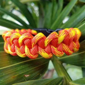 Paracord Bracelet, Custom Paracord Bracelet, Paracord Bracelet for Men, Paracord Bracelet for Women, Shark Jawbone Paracord, Cool Gift Idea