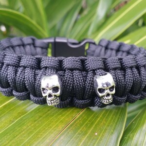 Skull Charm Paracord Bracelet, Mens Skull Paracord Bracelet, Skull Paracord Bracelets for Women, Paracord Bracelets, Paracord Charm Bracelet