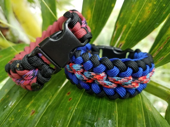 Custom Wide Paracord Bracelet, Paracord Bracelet, Modified Sanctified  Weave, Handmade Unisex Bracelet, Various Colors and Sizes Available 