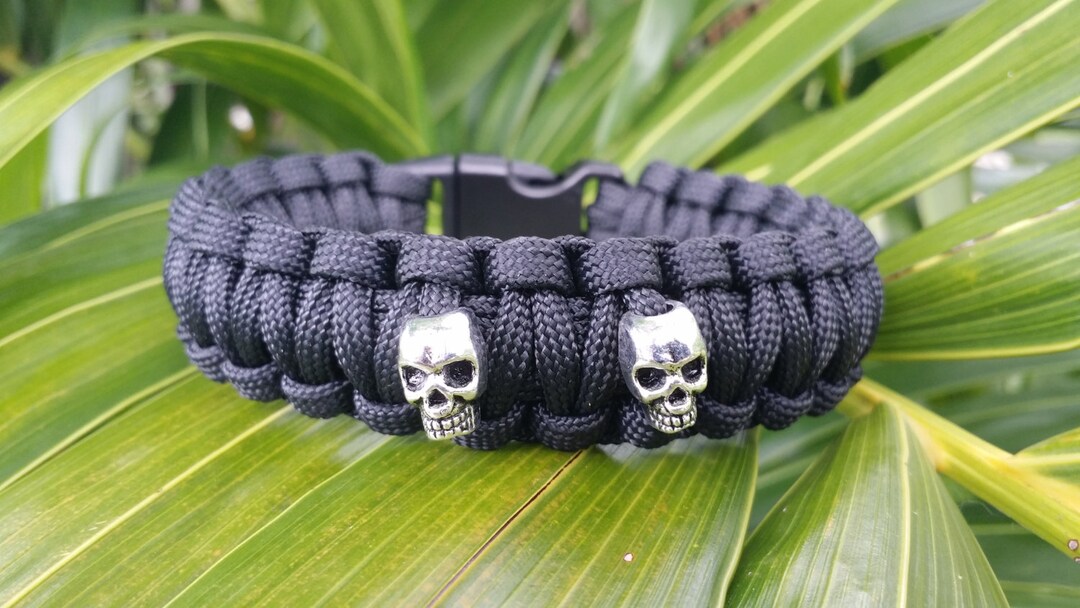 Skull Charm Paracord Bracelet, Mens Skull Paracord Bracelet, Skull