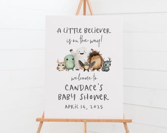 Cryptid babyshower welkom | Een kleine gelovige komt eraan | Mythische wezens babyshower | Afdrukbare welkomstposter | Bigfoot-thema