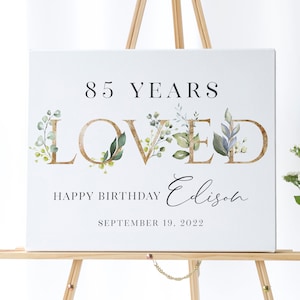 Placa de boas-vindas para festa de 85 anos - Pôster para impressão de 85 anos de amor - Decorações para festa de aniversário de marco - Decoração de aniversário verde e dourada
