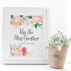 Kiss the Miss Goodbye Favors signe - baume à lèvres faveurs imprimable - douche nuptiale brillant à lèvres faveurs signe - rouge à lèvres faveurs - décoration florale rustique