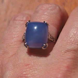 1920&#39;s Filligree 14k White Gold Ring With Sugar Loaf  Chalcedony