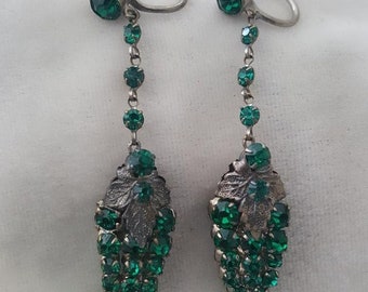 1930&#39;s Flapper Grape Earrings, Very Dimensional!