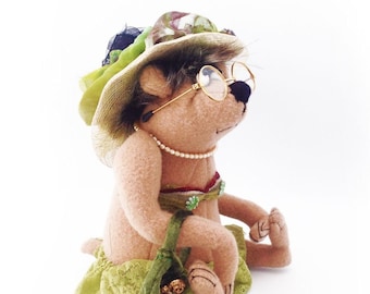 Alisa Brown,  A 9" Tall (while sitting) Cloth Doll Bear by Jill Maas of Slightly Weathered Ladies - PDF Download Cloth Doll Making Pattern
