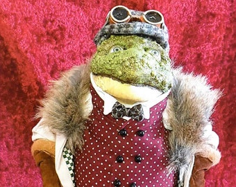SR849E - Toad of Toad Hall -  Storybook Cloth Doll Making Sewing Pattern by Suzette Rugolo, PDF Download