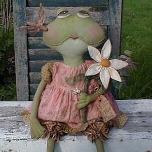 Lil E. Pad, 60 cm Frosch Stoff Puppe Schnittmuster von Maureen Mills von Sweet Meadows Farm Design. PDF Sofort Download Schnittmuster