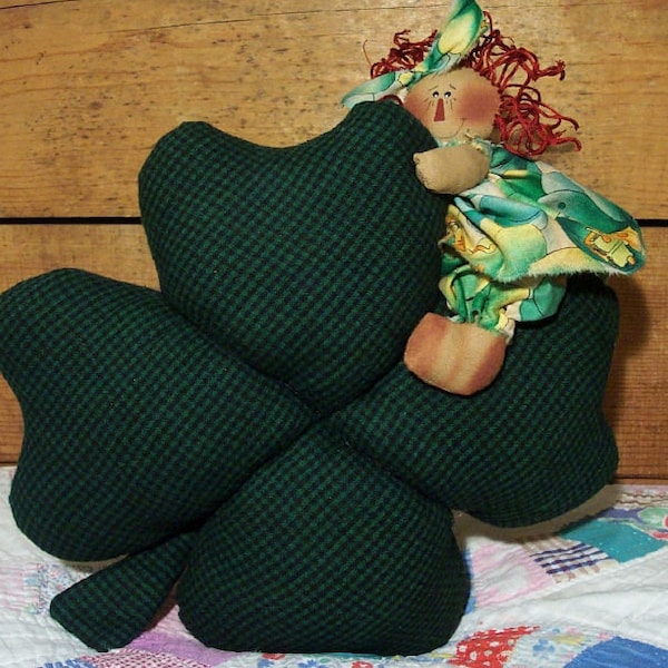 RP118E - Looking Over a 4-Leaf Clover, Raggedy Ann Style Doll Sewing Pattern by Michelle Allen of Raggedy Pants Designs - PDF Download