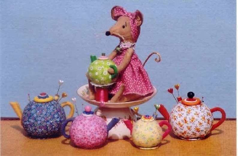 HH261E Teapot Pin Keeps PDF Doll Making Sewing Pattern image 1