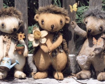 HH401E - Prim Hedgehogs Mike, Ike and Spike PDF Doll Making Pattern