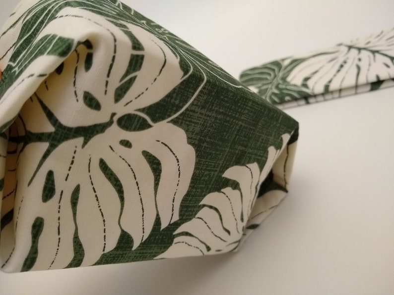 4.5 x 3 x 2.5 Collapsible Fabric Basket / Monstera Leaves in Green image 3