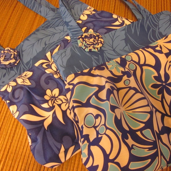 Reversible Pleated Shoulder Bag (Blue Hawaiian Print)