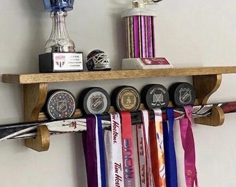 Hockey Medal Display Shelf – Trophy Holder, Puck Display, Sports Award Rack, Hockey Room Decor, Gift for Hockey Players