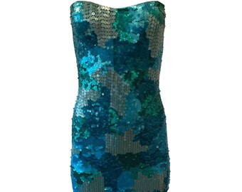 Minivestido ajustado de lentejuelas azules y verdes de la marca italiana PINKO