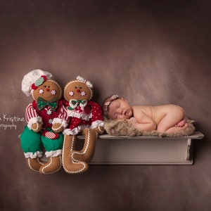 Gingerbread digital download, gingerbread people on shelf, christmas digital backdrop, christmas digital download.
