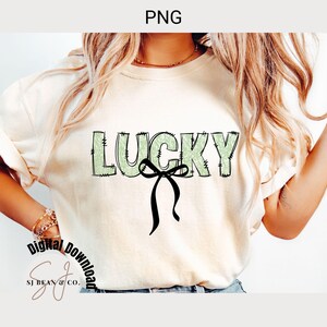 Lace Lucky PNG, Coquette Dia de São Patrício Png, Lace Coquette Png, Design de Sublimação de Letras Lucky Doodle, Lucky Png
