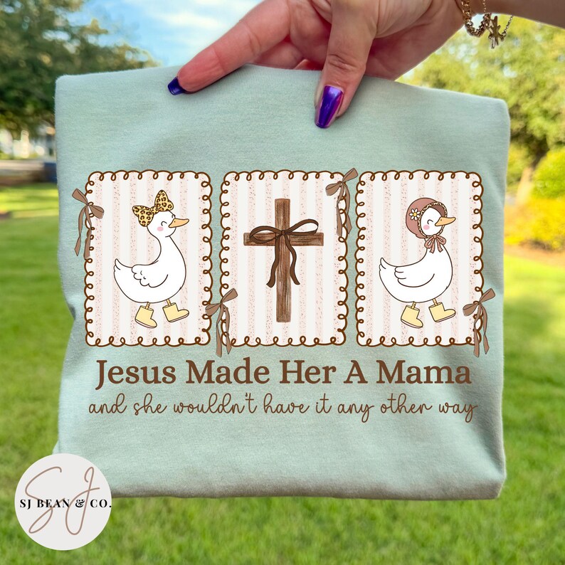 Vintage Style Duck Illustration Mama Sweatshirt, Cozy Crewneck, Mother's Day Gift, Unique Women's Graphic Pullover