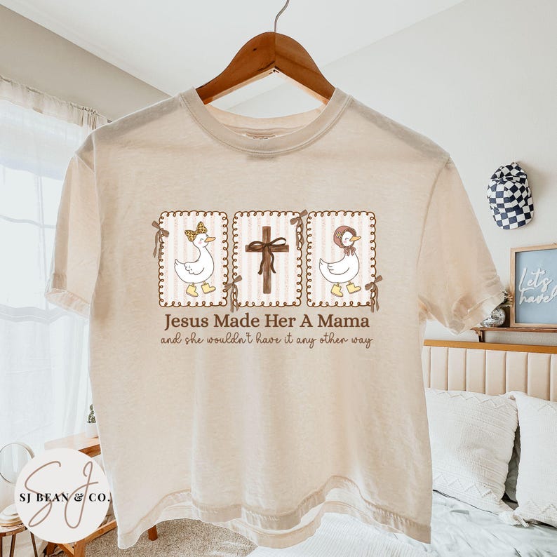 Rustic Mama Bear T-Shirt, Vintage Style Motherhood Tee, Casual Beige Women's Top with Cute Graphics, Gift for Mom