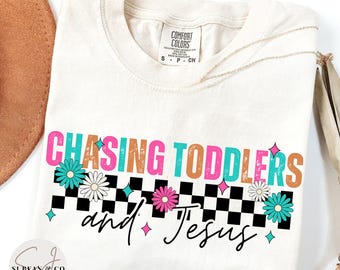PNG cristiano retrò, PNG "Inseguimento di bambini e Gesù", T-shirt basata sulla fede di una mamma cristiana stampata a sublimazione, PNG cristiano retrò, Clipart di versetti della Bibbia