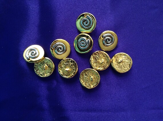 Buttons with pizazz! - image 4