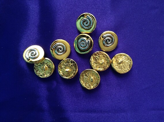Buttons with pizazz! - image 5