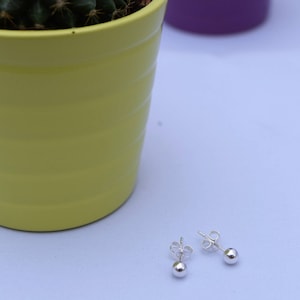Bola brillante, pendientes de perno, tachuelas de plata, plata de ley, tachuelas simples