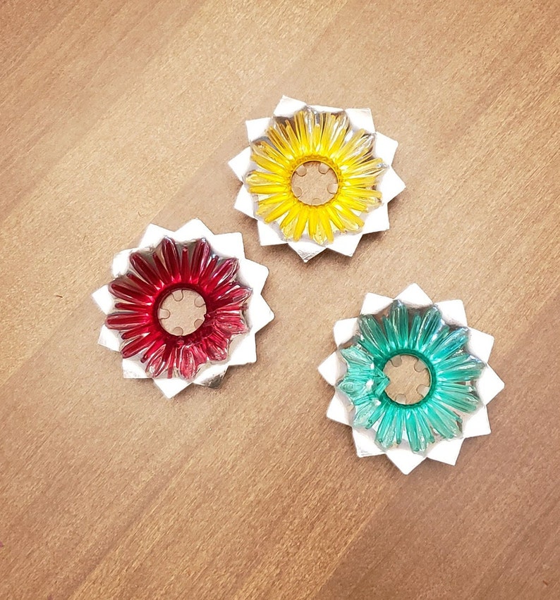 Christmas Light Bulb Reflectors, 3 Flowershaped Aluminum Foil With
