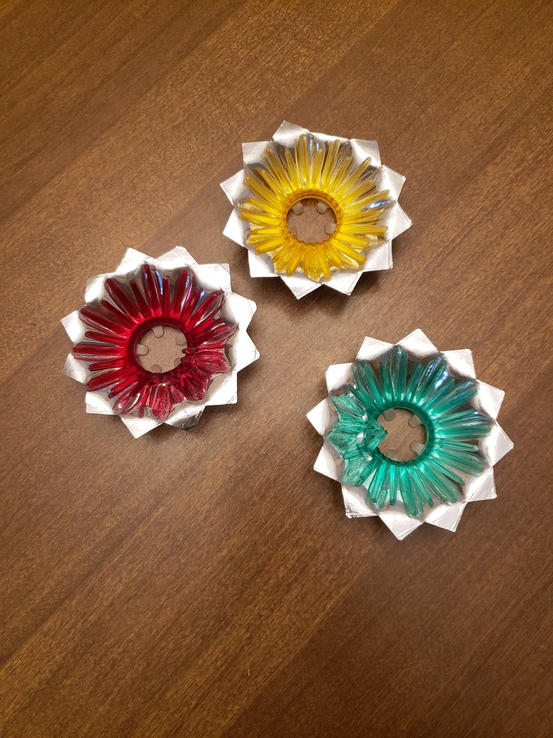 Christmas Light Bulb Reflectors, 3 Flowershaped Aluminum Foil With