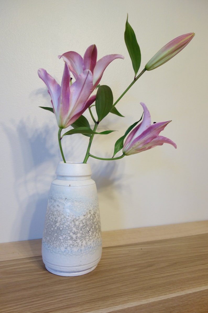 Designer Sample Sale Contemporary Craft Ceramic Vase Beachy Minimalist Blue /& White Textured Vase