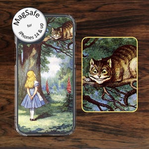 May include: Clear iPhone case featuring a scene from Alice in Wonderland, with the Cheshire Cat and Alice in a forest setting. The case is designed for iPhone 14 and later models. A matching sticker is also included. The case is clear.