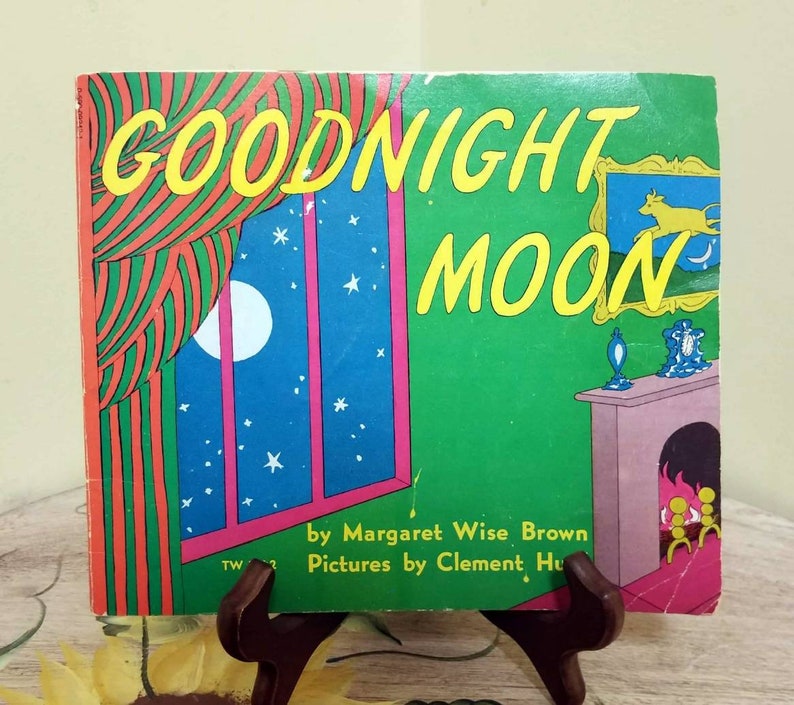 Margaret Wise Brown Goodnight Moon Rare Vintage Softcover Book 1947