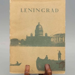 A. Dorokhov, Leningrad, Vintage Illustrated Softcover Russian Tourist Guide Book  (1934)