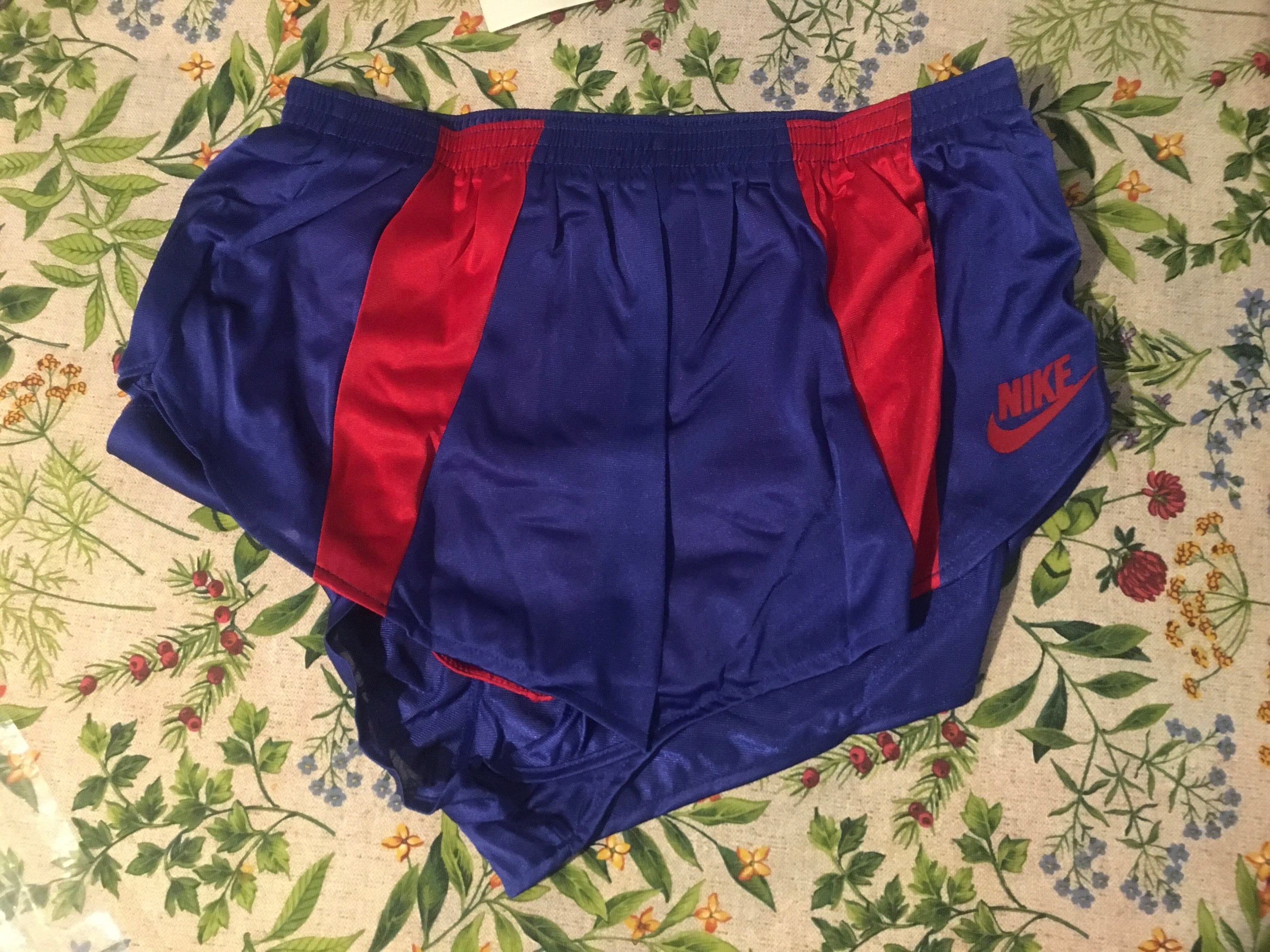 Very Rare Vintage Short Shorts Nike 