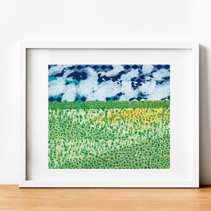 Puede incluir: Una pintura abstracta enmarcada con un esquema de color azul y verde. La pintura representa un campo verde con una franja amarilla y un cielo azul con nubes blancas.