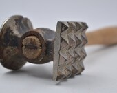 Vintage Meat Tenderizer Hammer, Old kitchen tool, Meat dishes, Utensil Tool with Wood Handle, Retro kitchen, Farmhouse design,kitchen decor