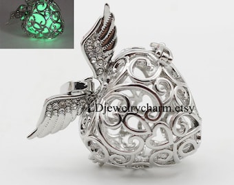 Heart Locket- 2pcs Hollow Crystal Locket Pendant For Aromatherapy Essential Oil Diffuser Necklace Making Charms