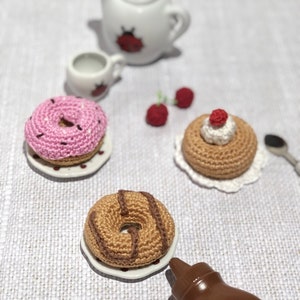 Patron dînette au crochet donut et baba au rhum pour dînette pour enfant image 3