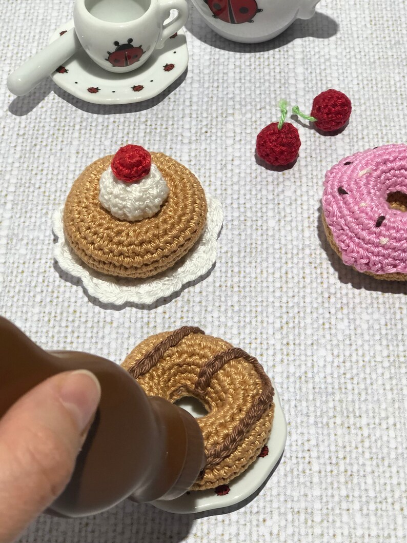 Patron dînette au crochet donut et baba au rhum pour dînette pour enfant image 8